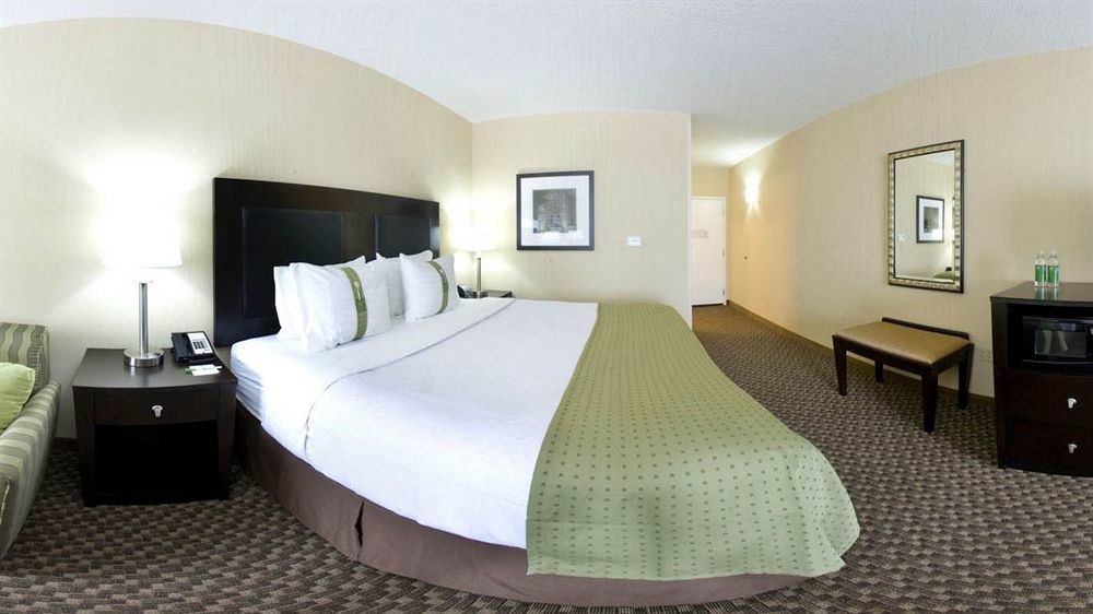 Holiday Inn Hotel & Suites Memphis-Wolfchase Galleria By Ihg Exterior photo